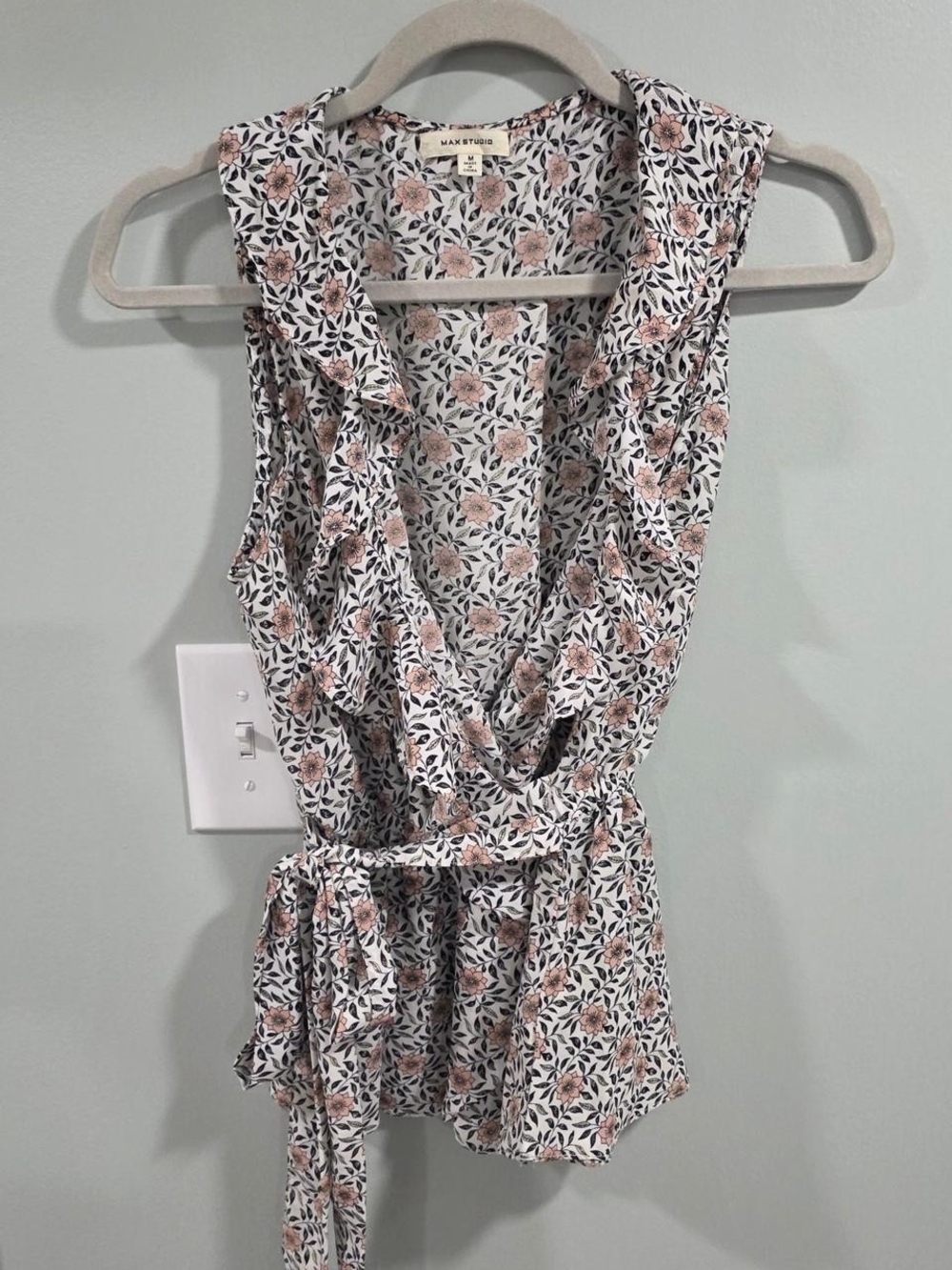 Max Studio White Floral Ruffle Wrap Camisole with Dusty Pink Flowers